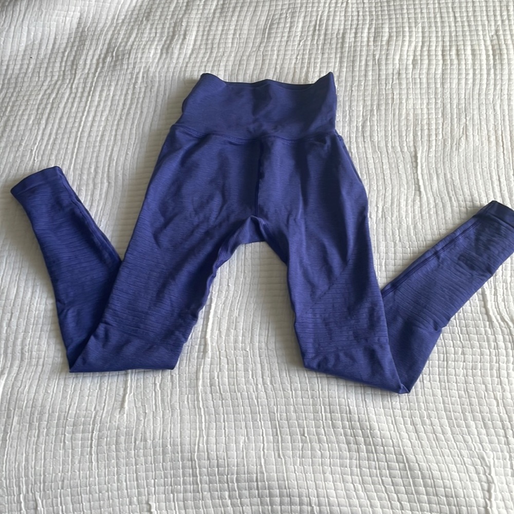 Alphalete blue leggings